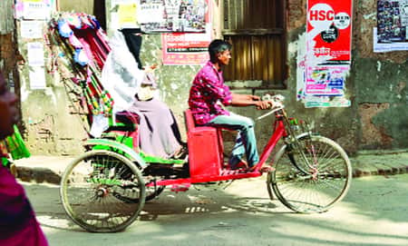 ২৫ হাজার টাকায় বৈধ হচ্ছে ব্যাটারিচালিত রিকশা! ব্যাটারিচালিত রিকশা
