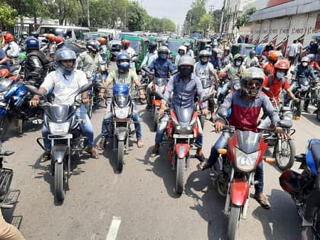 মধ্যরাত থেকে মোটরসাইকেল চলাচল বন্ধ যে এলাকায় মোটরসাইকেলের