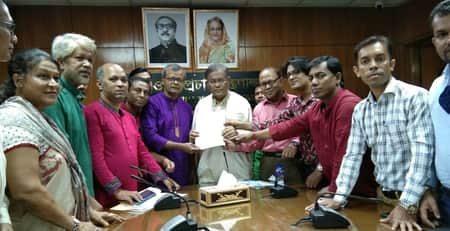 সরকারকে ধাক্কা দিতে গিয়ে বিএনপিই পড়ে গেছে