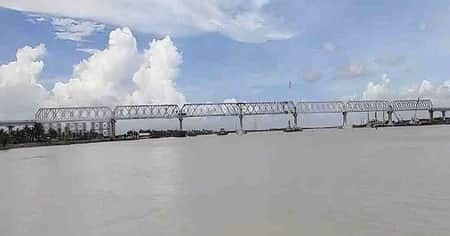 বসেছে সর্বশেষ স্প্যান, দৃশ্যমান হলো রূপসা রেল সেতু রূপসা রেলসেতু
