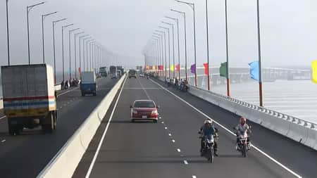 গাড়ি পারাপারের নতুন রেকর্ড পদ্মা সেতুতে পদ্মা সেতুতে
