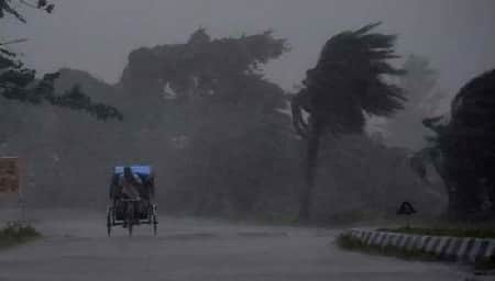 ৬০ কি.মি. বেগে ঝড়ের আভাস