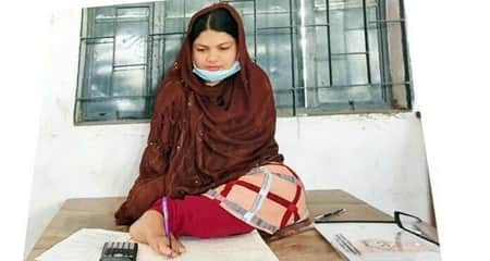 বিশ্ববিদ্যালয়ে চান্স পেলেন পা দিয়ে লিখে জিপিএ-৫ পাওয়া তামান্না