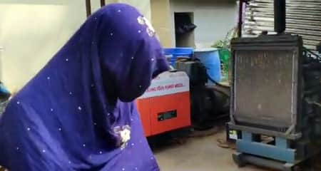 মামীর বিবস্ত্র ছবি