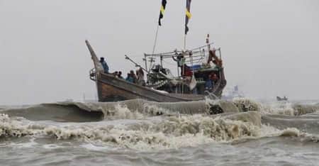 গভীর নিম্নচাপে উত্তাল সাগর, ঘূর্ণিঝড় মোখায় রূপ নিতে পারে আজ