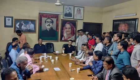 শতাধিক কর্মী-সমর্থক নিয়ে আওয়ামী লীগ কার্যালয়ে সোহেল তাজ আওয়ামী লীগ কার্যালয়ে সোহেল তাজ