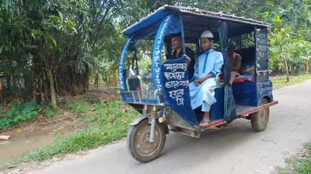 ‘শিক্ষার্থীদের জন্য গাড়ি ভাড়া ফ্রি’