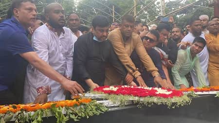 জামিনে মুক্তির পর সম্রাটের স্লোগান, ‘শেখ হাসিনার ভয় নাই, রাজপথ ছাড়ি নাই’ ইসমাইল চৌধুরী সম্রাট