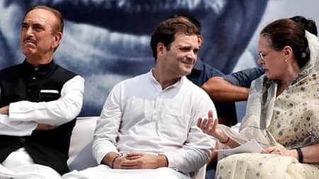 রাহুল গান্ধীকে দোষারোপ করে কংগ্রেস ছাড়লেন গুলাম নবি আজাদ
