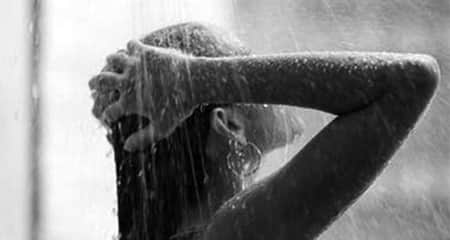 ছাত্রীদের গোসলের ভিডিও করতে বাধ্য করতেন ভারতের প্রেমিক সেনা সদস্য ছাত্রীদের গোসলের ভিডিও