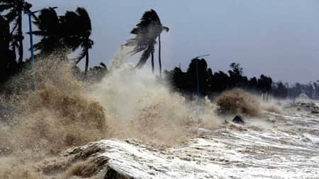 বঙ্গোপসাগরে নিম্নচাপ, উপকূলীয় এলাকায় জলোচ্ছ্বাসের সম্ভাবনা