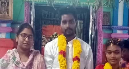 স্ত্রী দাঁড়িয়ে থেকে স্বামীর সঙ্গে পরকীয়া প্রেমিকার বিয়ে দিলেন পরকীয়া প্রেমিকার বিয়ে দিলেন