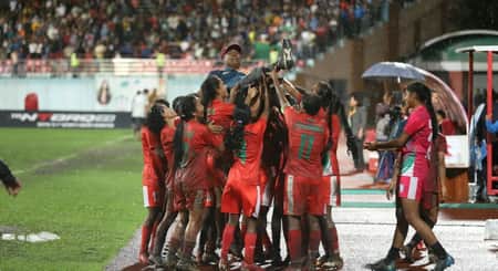 ট্রফি নিয়ে কাল দেশে ফিরছেন সাবিনা-কৃষ্ণারা