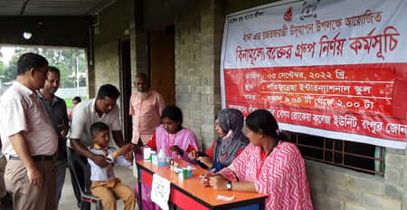 লতিফুন্নেছা ইন্টারন্যাশনাল স্কুলে বিনামূল্যে রক্তের গ্রুপ নির্ণয়