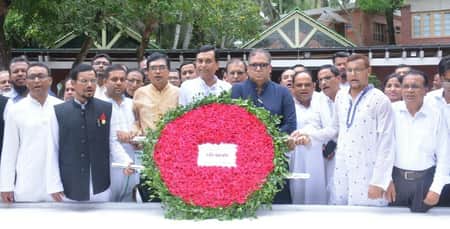 টুঙ্গিপাড়ায় বঙ্গবন্ধুর সমাধিতে রূপালী ব্যাংকের নবনিযুক্ত এমডি’র শ্রদ্ধা