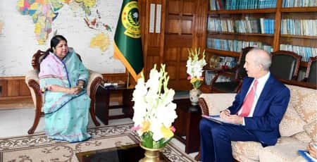স্পিকারের সঙ্গে ইউনিসেফ বাংলাদেশের আবাসিক প্রতিনিধির সাক্ষাৎ