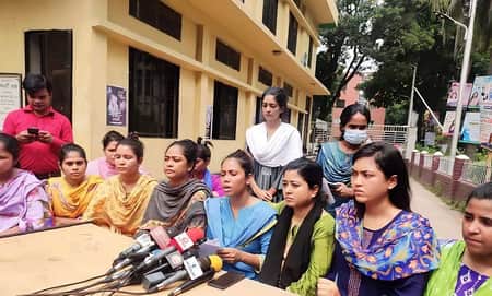 ইডেন কলেজ ছাত্রলীগের ১২ নেত্রীর আমরণ অনশনের ঘোষণা ইডেন