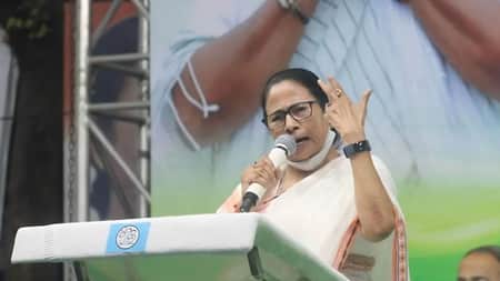 শেখ হাসিনার সঙ্গে বৈঠক না হওয়ায় ক্ষুব্ধ মমতা পশ্চিমবঙ্গের মুখ্যমন্ত্রী মমতা বন্দ্যোপাধ্যায়