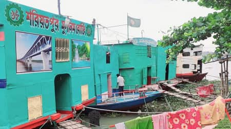 বুড়িগঙ্গা নদীতে ভাসমান বোর্ডিং, ৪০ টাকায় রাতযাপন