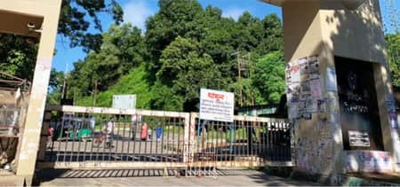চট্টগ্রাম বিশ্ববিদ্যালয়ের প্রধান ফটকে তালা ঝুলিয়ে দিল ছাত্রলীগ