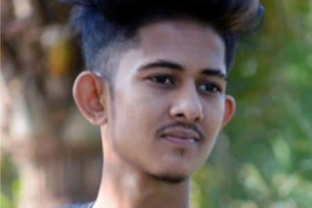 ফেসবুকে ‘কবর’ লিখে পোস্ট, বাইক নিয়ে ট্রাকের নিচে তরুণ