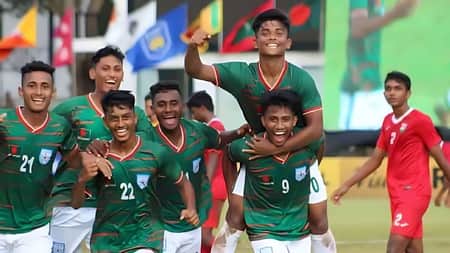 মালদ্বীপকে ৫-০ গোলে উড়িয়ে সবার আগে সেমিতে বাংলাদেশ