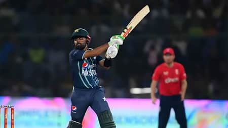 বাবরের আরও একটি সেঞ্চুরি