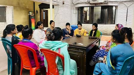 অনশন প্রত্যাহার ইডেন কলেজ ছাত্রলীগের বহিষ্কৃত সেই নেত্রীদের ইডেন