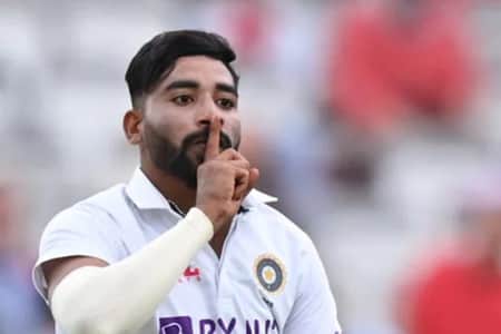 কাউন্টি ক্রিকেটে অভিষেকেই নজর কাড়লেন সিরাজ