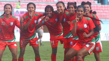 সাবিনা-কৃষ্ণাদের জন্য আরও ৫০ লাখ টাকা পুরস্কার ঘোষণা ফুটবল