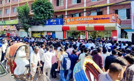 নিয়োগ পরীক্ষার প্রশ্নফাঁস : বিমানের ৫ কর্মকর্তা-কর্মচারী গ্রেফতার নিয়োগ পরীক্ষার প্রশ্নফাঁস