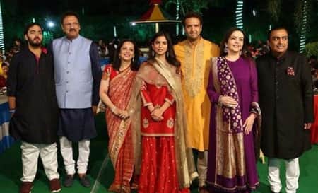 বিশ্বের শীর্ষ ১০ ধনী পরিবারের তালিকায় যারা