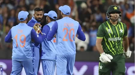 বিশ্বকাপে ভারতকে চ্যালেঞ্জিং টার্গেট ছুড়ল পাকিস্তান পাকিস্তান