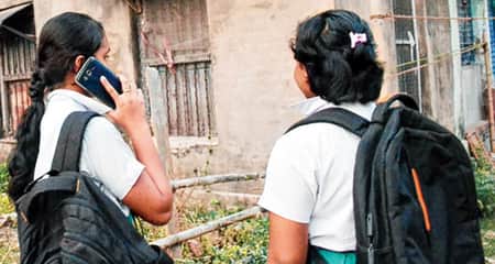 মোবাইল ব্যবহার