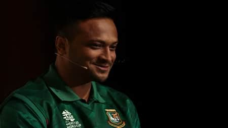 যেখানে সাকিবের ধারে কাছেও কেউ নেই সাকিব