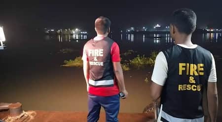 শীতলক্ষ্যায় নৌকাডুবি: নিহত ২, নিখোঁজ ১ শীতলক্ষ্যায় নৌকাডুবি