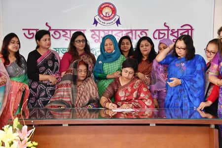 পুনাকের নতুন সভানেত্রী ডা. তৈয়বা মুসাররাত চৌধুরীর দায়িত্ব গ্রহণ