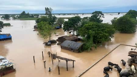 নেপালে বন্যা-ভূমিধসে ৩৩ জনের মৃত্যু নেপালে বন্যা-ভূমিধস