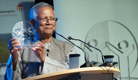 জার্মানির মর্যাদাপূর্ণ ‘কার্ল কুবল পুরস্কার’ পেলেন ড. ইউনূস ড. ইউনূস