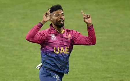 বিশ্বকাপের প্রথম হ্যাটট্রিক করলেন আমিরাতের লেগ স্পিনার মেইয়াপ্পন আমিরাতের মেইয়াপ্পন
