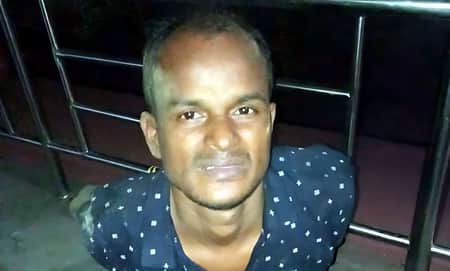 বাংলাদেশে অনুপ্রবেশের দায়ে যুবক আটক যুবক আটক