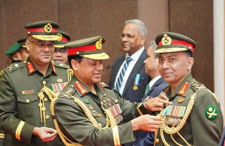 খেতাবপ্রাপ্ত মুক্তিযোদ্ধা সেনাসদস্য ও পদকপ্রাপ্ত সেনাসদস্যগণকে সংবর্ধনা