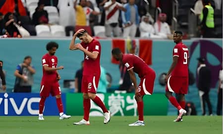 সবার আগে বিদায় নিল কাতার সবার আগে বিদায় নিল কাতার