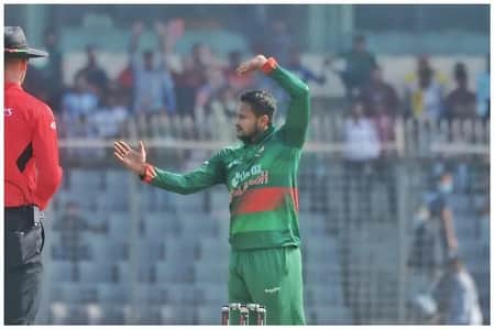 একাই ৫ উইকেট নিলেন সাকিব, বোলিং তাণ্ডবে টালমাটাল ভারত সাকিব