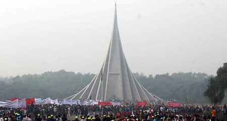স্মৃতিসৌধে শহীদদের শ্রদ্ধা