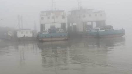 ঘন কুয়াশায় পাটুরিয়া-দৌলতদিয়া নৌপথে ফেরি চলাচল বন্ধ