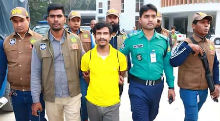 বড়দিনে গির্জায় কোরআন শরীফ রেখে নিজেকে ঈসা নবী দাবি যুবকের! নিজেকে ঈসা নবী দাবি যুবকের!