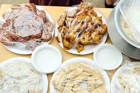 ২ টাকায় ৬ রকমের পিঠা!