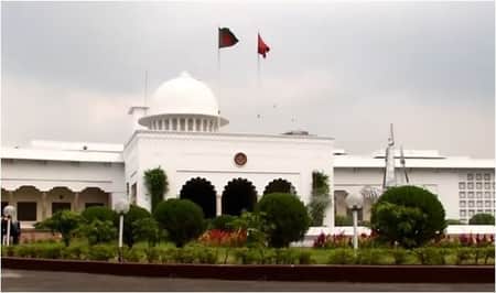 Presidential polls on February 19
