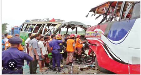 রংপুরের দুই বাসের মুখোমুখি সংঘর্ষে ৩ জনের প্রাণহানি